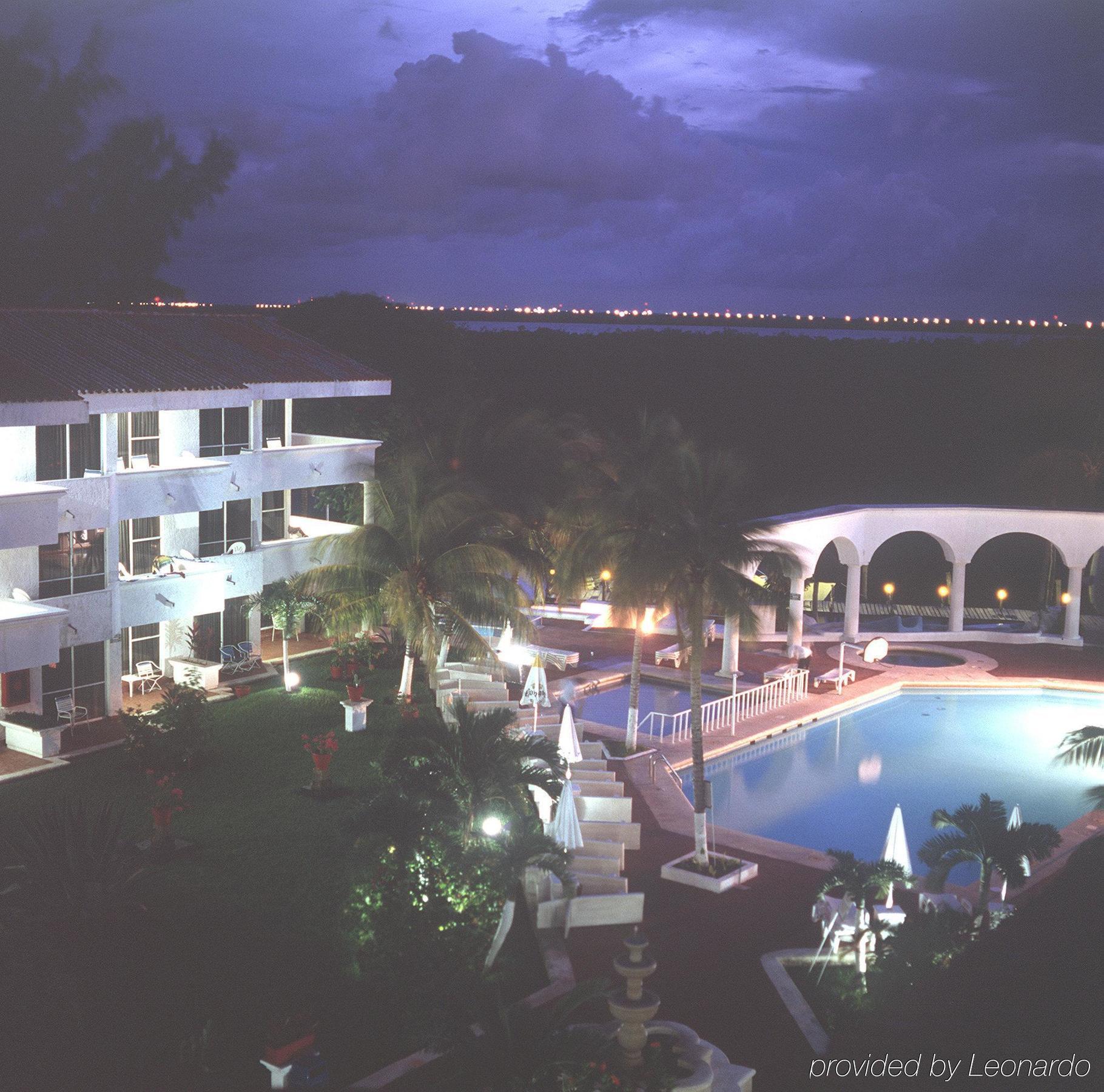 The Caribbean Princess Cancún Exterior foto